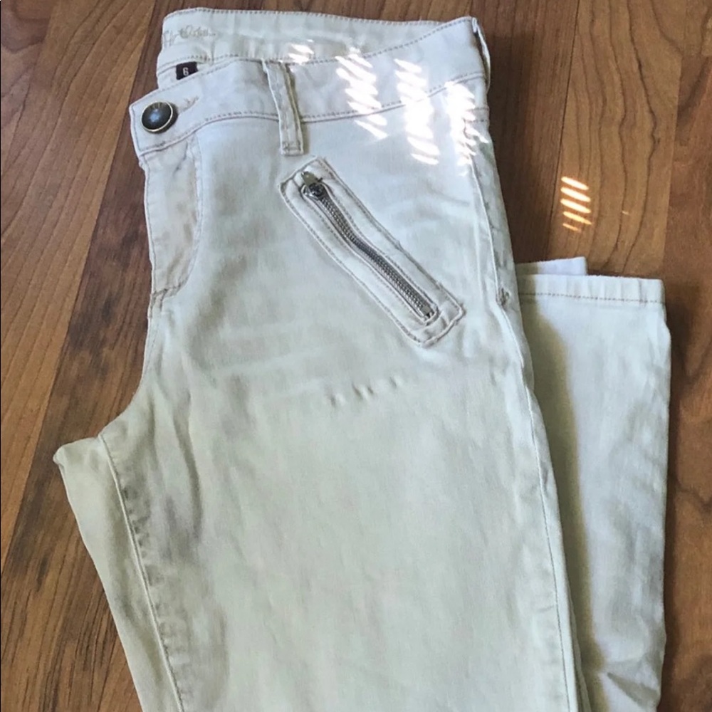 Woman’s Jeans